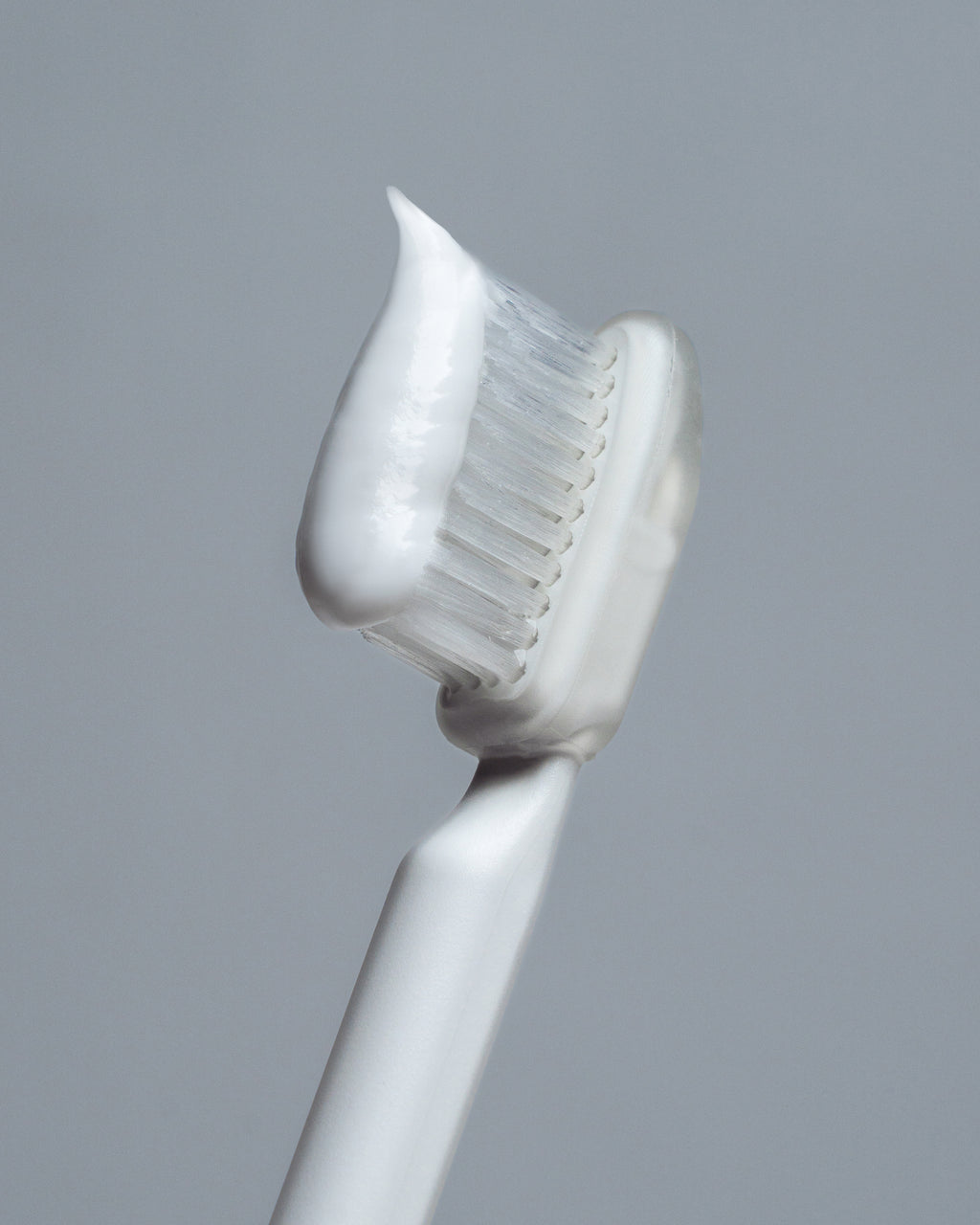 Sleepy Head LUNA 4-in-1 Sonic Polish Brush, 
Sonic toothbrush with tongue scraper, 
Polish teeth daily at home, 
Soft bumper brush head for sensitive gums, 
Travel toothbrush no charger needed, 
Minimalist premium toothbrush design